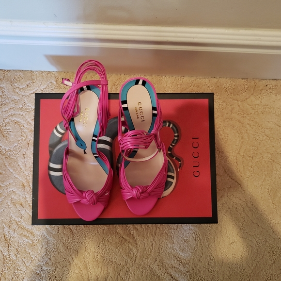 Gucci Heels - Picture 4 of 4